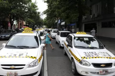 Taxistas anuncian nuevos cortes