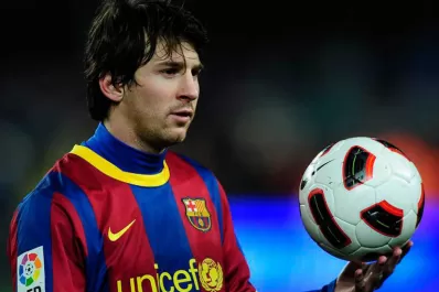 Messi juega su primer partido de 2013 a la espera del Balón de Oro