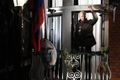 Asilo político para evitar un juicio penal por espionaje