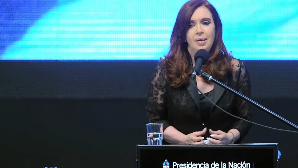 CUESTIONADA. El diario británico sostiene que el alquiler del jet es para evitar posibles embargos del Tango 01. TELAM