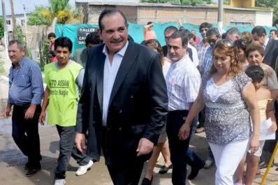 Desde la Casa de Gobierno precisan que Alperovich cobra $ 24.000