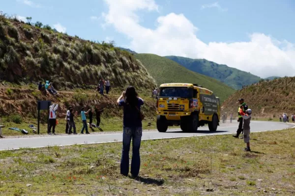 Apurate a subir a los Valles, porque el sábado cortan el camino