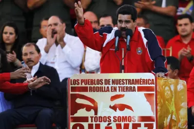 Una desmembrada oposición convoca a actos por separado