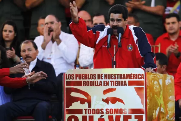 Una desmembrada oposición convoca a actos por separado