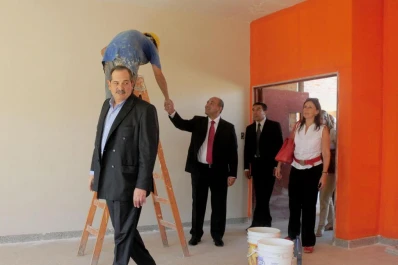 Alperovich no dio pistas sobre la propuesta salarial