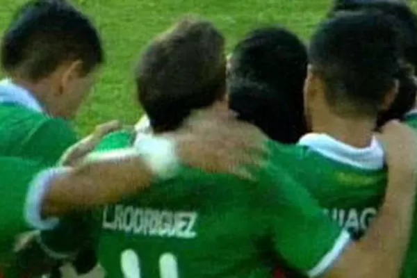 Argentina igualó y quedó al borde de la eliminación