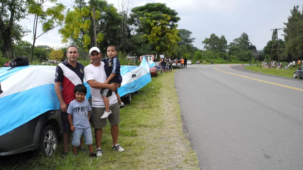 Una bandera argentina de 25 metros que expresó pasión