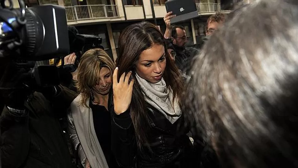 APARECIO. Ruby, a su llegada hoy a los tribunales de Milán. FOTO TOMADA DE ABC.ES