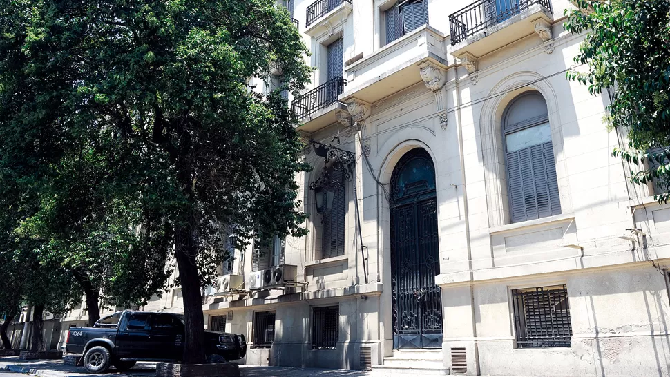 HOTEL Y CENTRO DE EVENTOS. El proyecto prevé la construcción de una sala de convenciones en el estacionamiento y tres niveles de subsuelo. LA GACETA / FOTO DE FRANCO VERA