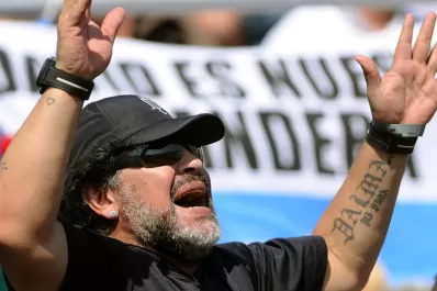 Maradona: no quiero trabajar más en el fútbol; me da asco