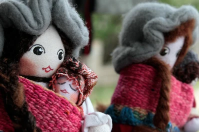 Muñecos de trapo para poblar la casa de energía buena