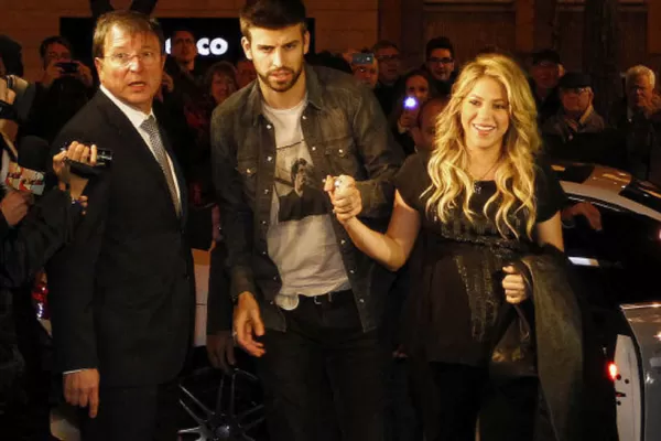 Shakira presume su embarazo junto a Piqué