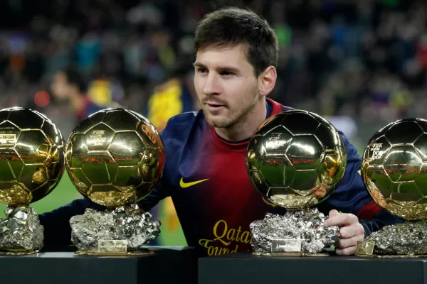 Messi mostró sus cuatro balones de Oro