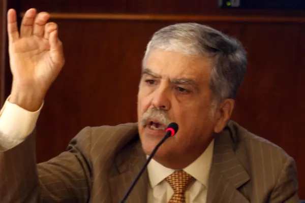 Julio de Vido viajó a Venezuela para reunirse con Maduro