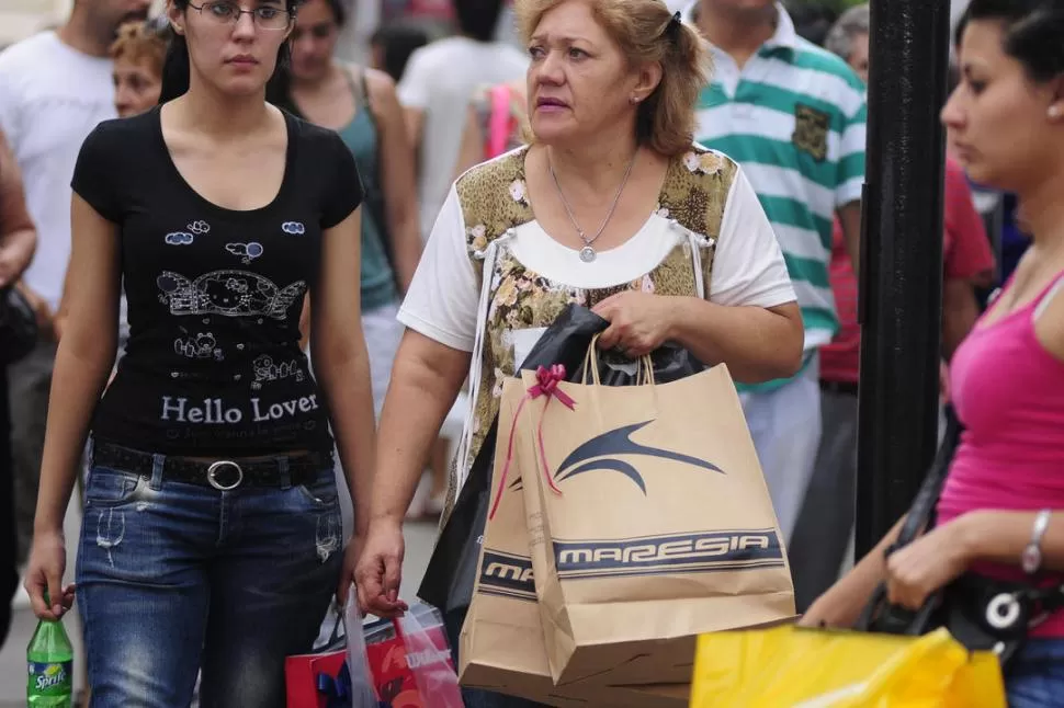 MENOS COMPRAS. Habrá menos dinero para gastar durante este año. LA GACETA / FOTO DE ANALIA JARAMILLO