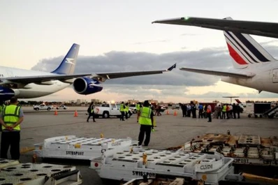 Un avión de Aerolíneas Argentinas rozó a otro en el Aeropuerto de Miami