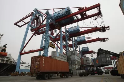 Hubo superávit, pero con menor apertura económica