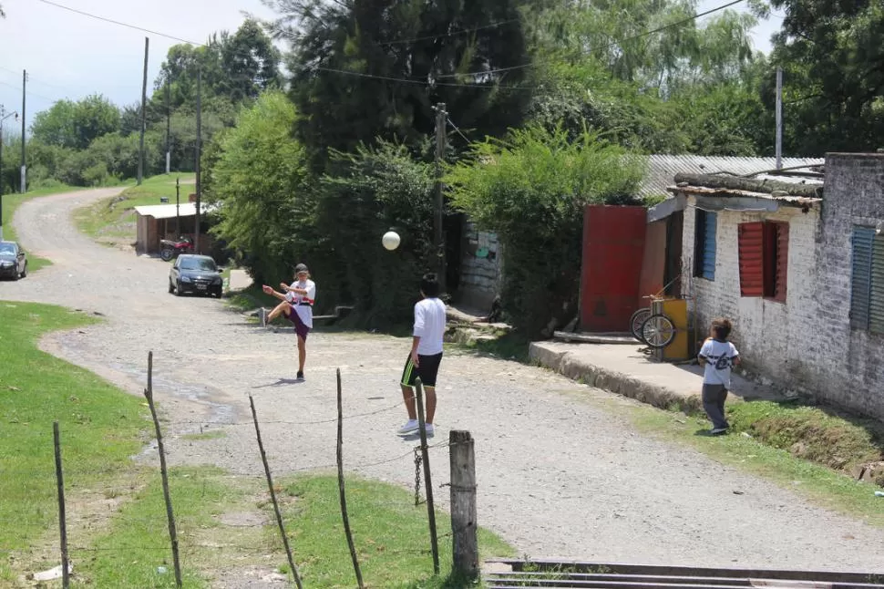 EDUCACIÓN. Muchos jóvenes dejan de estudiar porque no hay secundaria. 