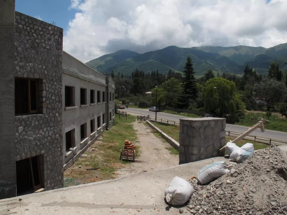 EN OBRA. El hotel vallisto presenta un grado avanzado de construcción. LA GACETA / FOTO DE IRENE BENITO (ARCHIVO)