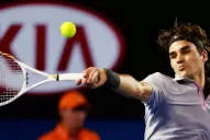 Federer venció a Raonic y va por Tsonga, en Australia