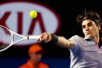 Federer venció a Raonic y va por Tsonga, en Australia