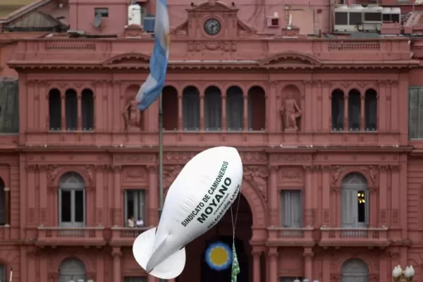 Gremialistas y la UIA se cruzan por las paritarias desdobladas