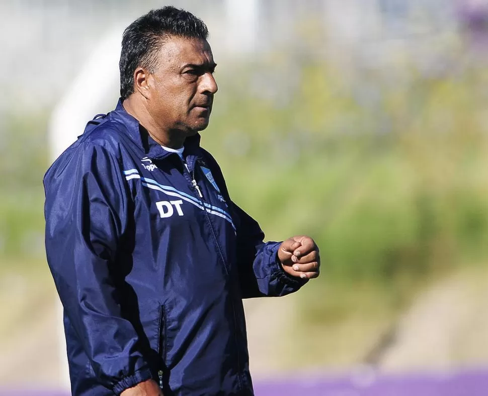 Ricardo Rodríguez, entrenador de los decanos. 