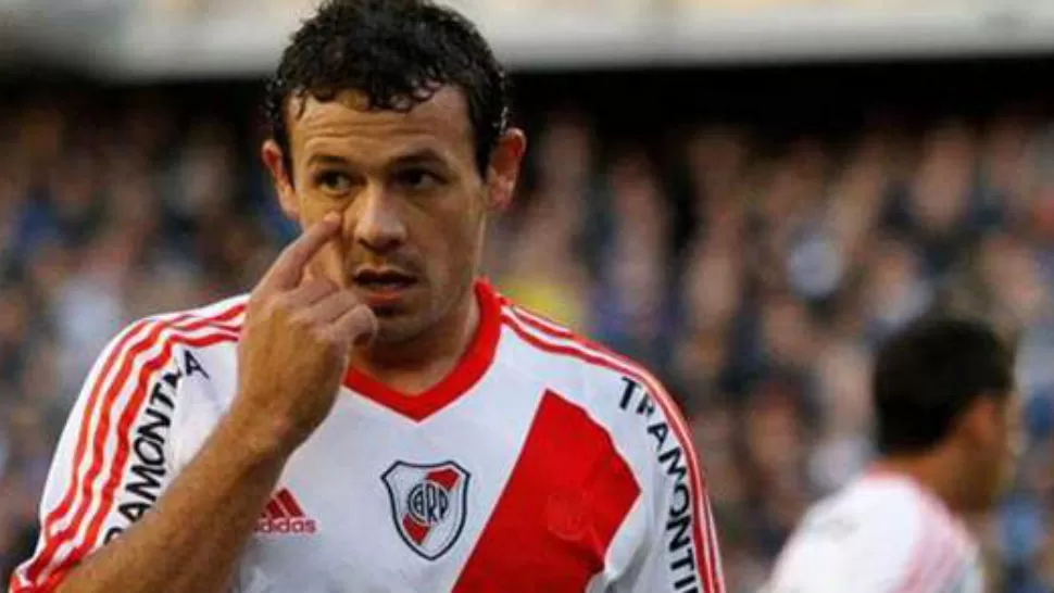 PROTAGONISTA. Estoy muy contento por haber jugado un partido con la camiseta de River después de más de un año y que haya sido justo en el triunfo sobre Boca, dijo el paraguayo Adalberto Román.