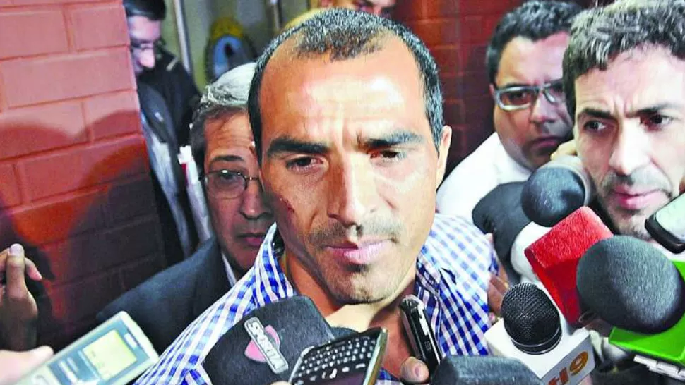 ACOSADO. Morel todavía acusa dolores en las costillas y una lesión en el tobillo. No sé cuándo volverá a las prácticas, reveló el abogado del jugador, quien explicó que Rodríguez no acudió a la práctica. FOTO TOMADA DE CLARIN.COM