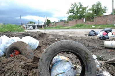 Sin custodia en 24 basurales donde los tucumanos intoxican la ciudad