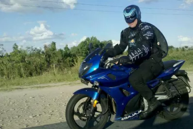 El superhéroe Menganno combatió a tres delincuentes