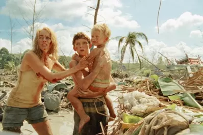 La odisea de una familia dividida por el tsunami