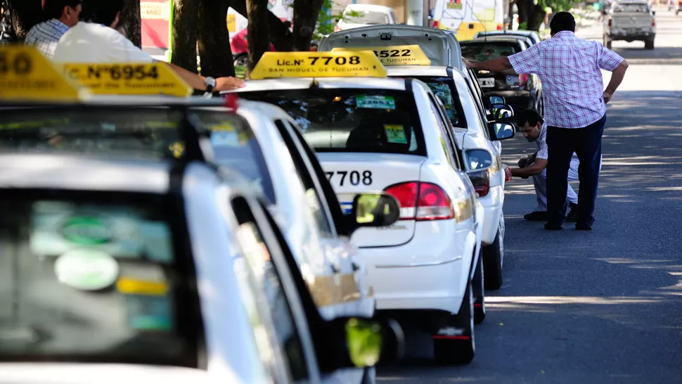 EN ASAMBLEA. Los taxistas esperan reunirse con el intendente Amaya. LA GACETA / FOTO DE JORGE OLMOS SGROSSO