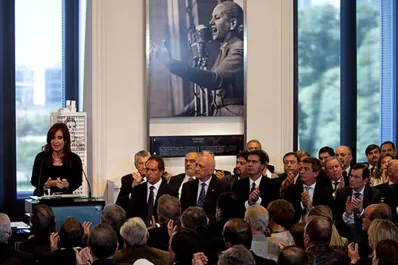 Cristina pide que los consumidores hagan valer sus derechos