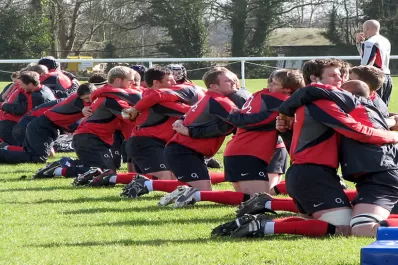 Una mujer despechada amenaza de muerte a todo un equipo de rugby