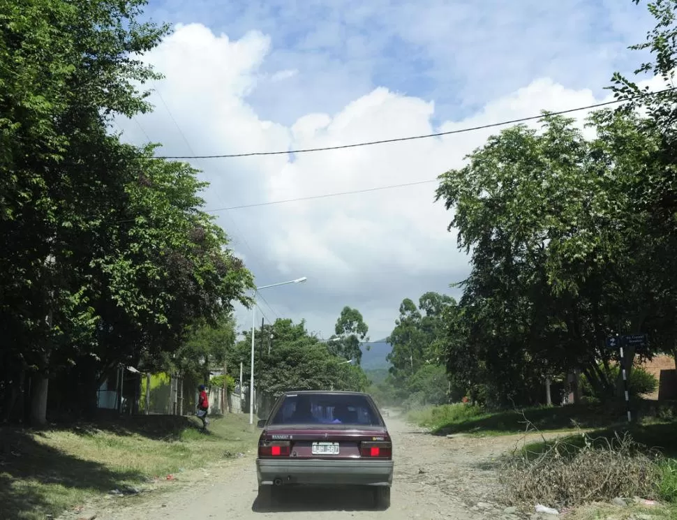  LA SENDA. El camino (por la calle Uttinger) se puede recorrer en auto.  