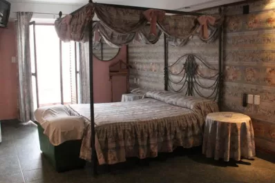 A los 40, el Ovni se recicla como hotel familiar