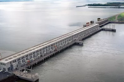 Piden al país que pague por la energía de Yacyretá