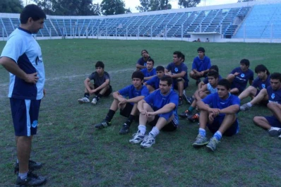 Hernán González, por ahora, sigue siendo técnico del celeste