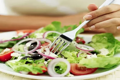 Comer antes de las 15, ¿el nuevo secreto para adelgazar?