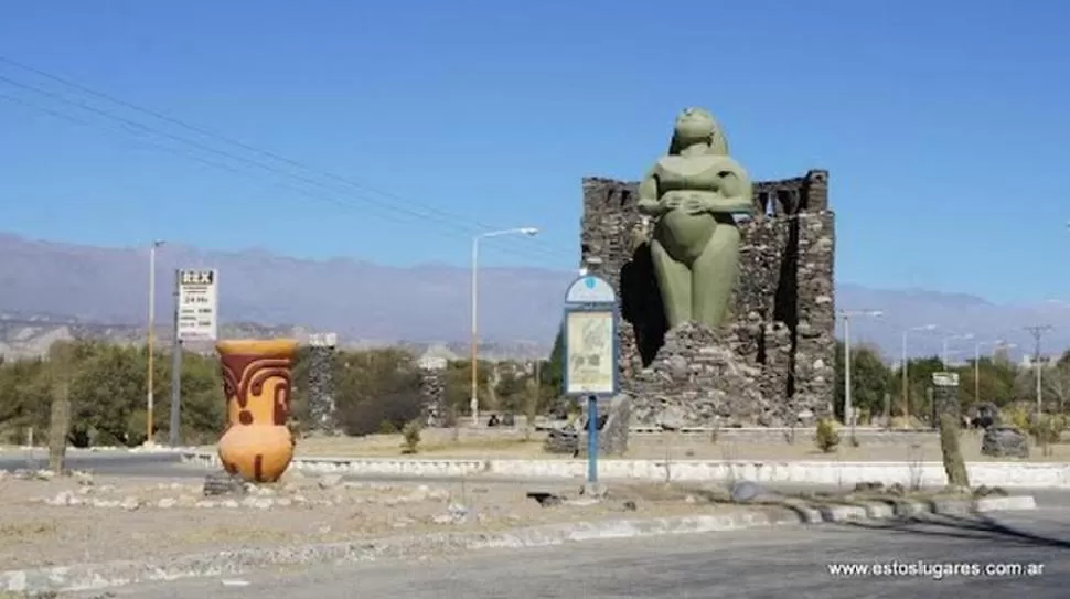 LOS VALLES DE FIESTA. Entrada de la ciudad catamarqueña que entre el 1 y el 4 de febrero celebrará la edición número 35 del festival nacional santa maría la reina del yokavil. PANORAMIO.COM