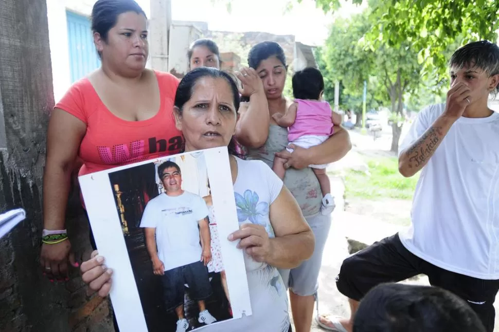 DENUNCIA. Dolores Ybarra sostiene que su hijo fue asesinado por un agente. LA GACETA / FOTO DE ANALíA JARAMILLO
