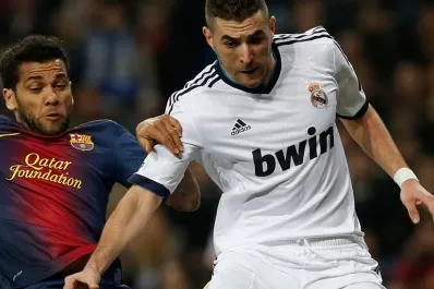 Dani Alves se quejó de haber recibido insultos racistas ante Real Madrid