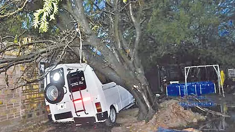 FUERTES RAFAGAS. No hubo víctimas ni heridos, solo daños materiales. FOTO TOMADA DE ELLIBERAL.COM