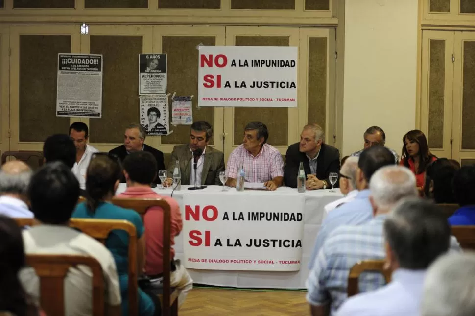 CONTRA EL PODER POLÍTICO. Lebbos expuso junto a referentes opositores sus críticas hacia el alperovichismo. LA GACETA / FOTO DE JORGE OLMOS SGROSSO