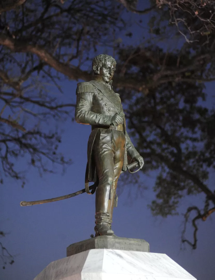 EL BRONCE DE CAFFERATA. El presidente Roca hizo fundir dos ejemplares, y destinó uno para Tucumán y otro para Salta. LA GACETA / ARCHIVO