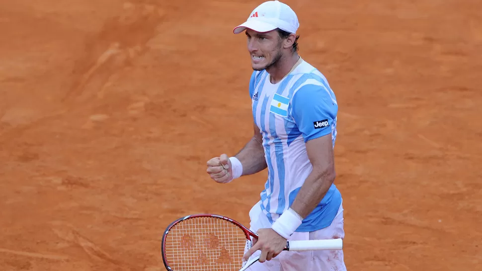 DIFICIL. Pico batalló durante el primer set para poder doblegar a Mayer y luego manejó el partido. DYN