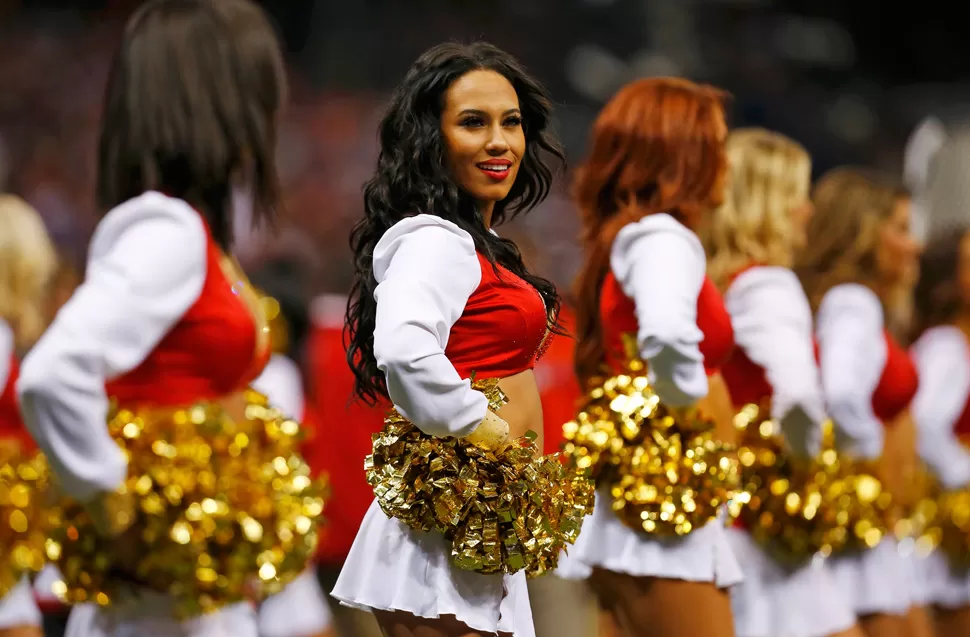 COLOR. Las porristas de San Francisco 49ers también tuvieron su show. REUTERS