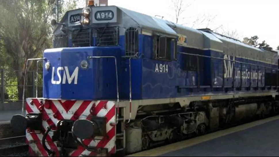 LÍNEA SAN MARTÍN. El tren se dirigía a Pilar cuando embistió a la familia. FOTO TOMADA E TN.COM.AR