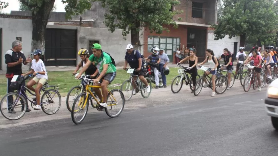 Desde el centro a Lules en bicicleta.  MUNICIPALIDAD S.M. DE TUCUMáN